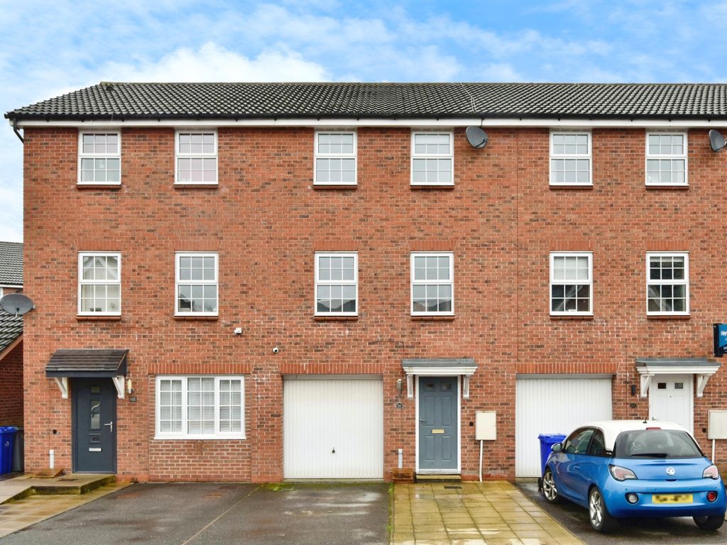 3 bed town house for sale in Trent Bridge Close, StokeOnTrent ST4, £