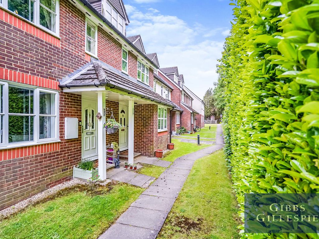 1 bed flat to rent in Derwent Close, Amersham HP7, £975 pcm Zoopla