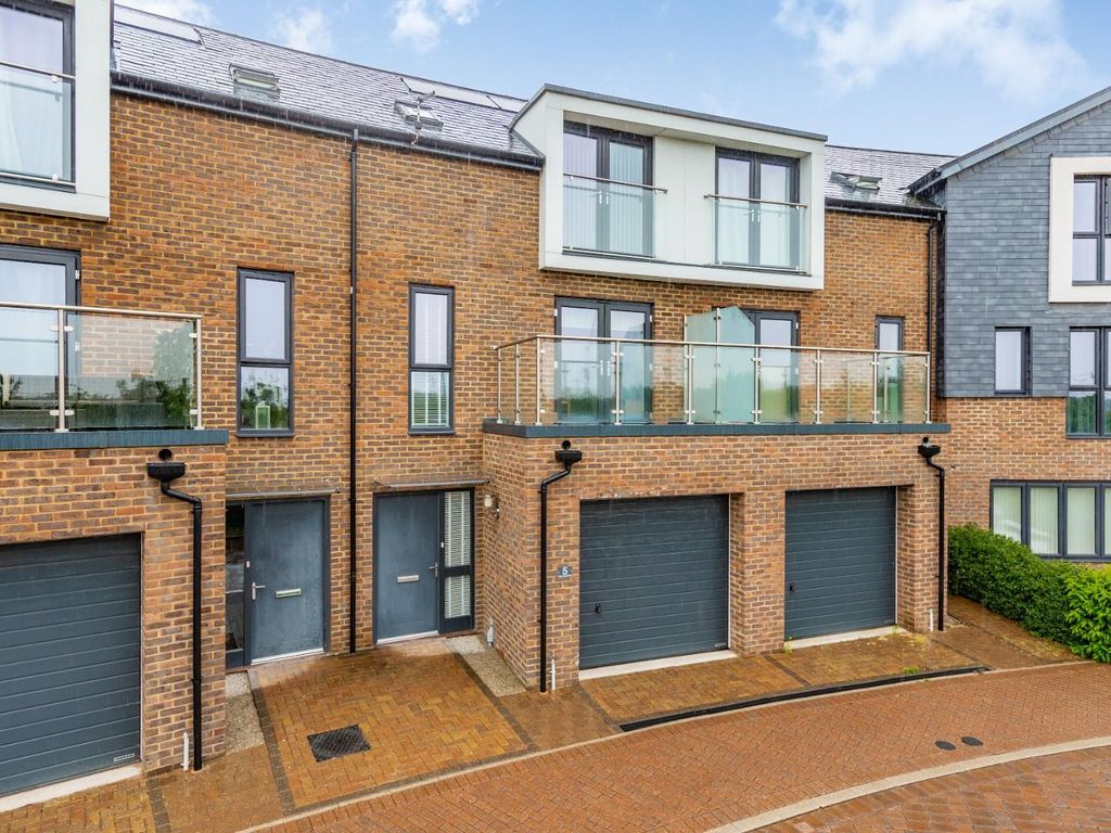 Atherfield Drive, Ashford TN23  