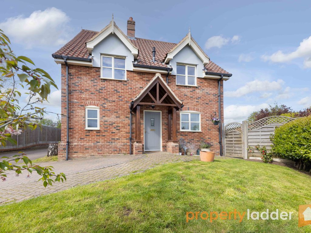 4 bed detached house for sale in Bure Valley Close, Buxton, Norwich