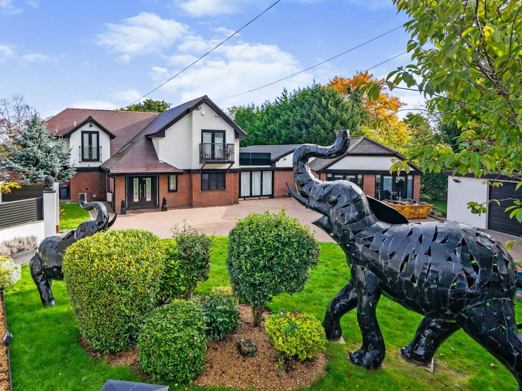 5 bed detached house for sale in Twiss Green Lane, Culcheth, Warrington