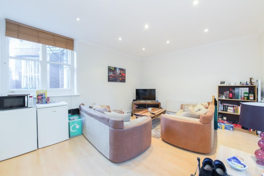 1 bed flat to rent in Eton Avenue, Belsize Park NW3, £1,820 pcm Zoopla