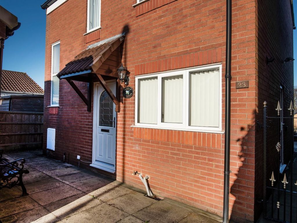 3 bed detached house for sale in Greenways, Leigh WN7, £279,950 Zoopla