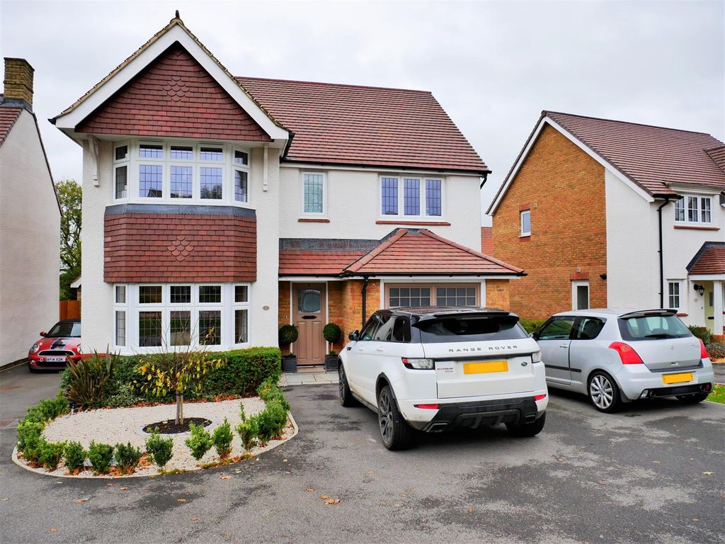 4 bed detached house for sale in Olivers Court, Calne SN11 Zoopla