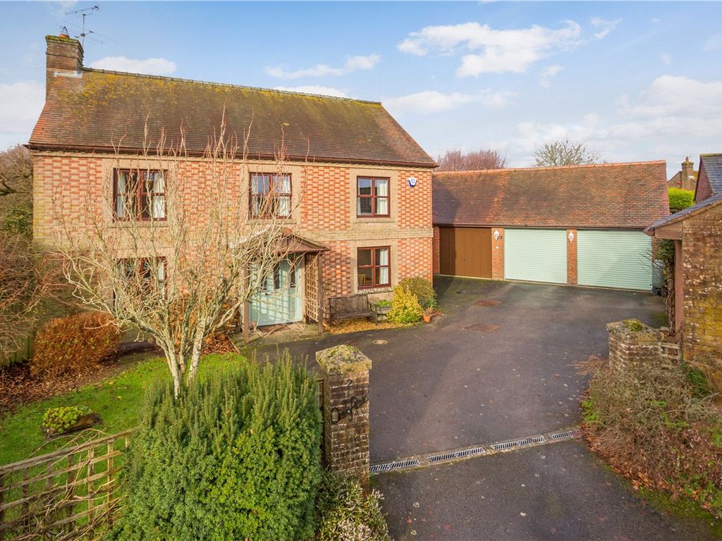 4 bed detached house for sale in King Alfred Close, Pewsey, Wiltshire