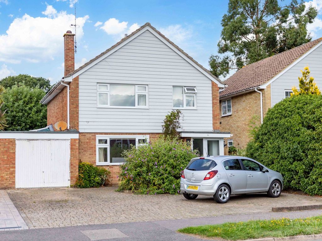 4 bed detached house for sale in The Glade, Crawley RH10, £595,000 Zoopla