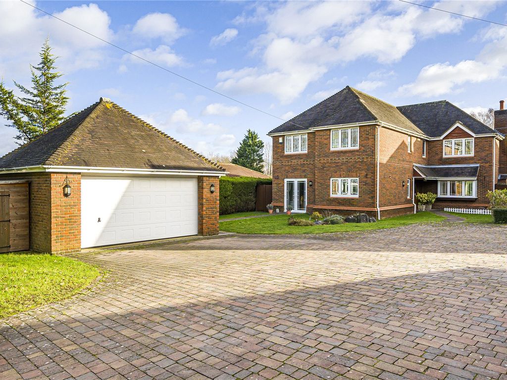 5 bed detached house for sale in Botley Road, Burridge, Southampton