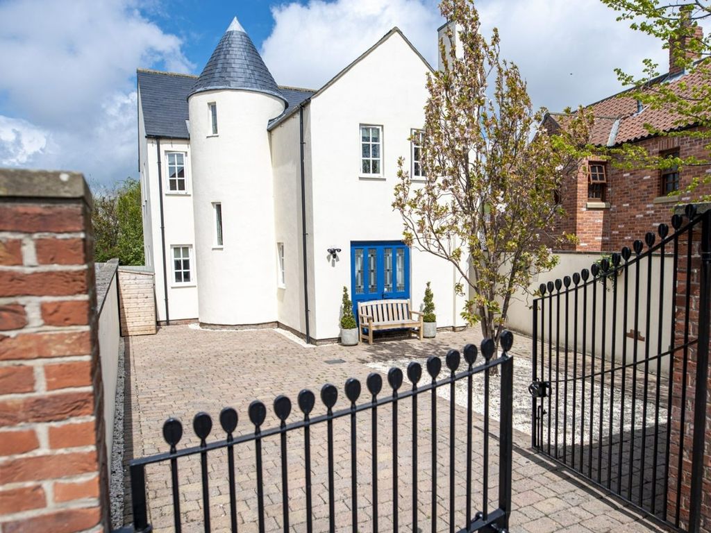 4 bed detached house for sale in Front Street, Langtoft, Driffield YO25