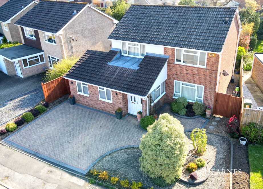 5 bed detached house for sale in Lynwood Drive, Merley, Wimborne BH21