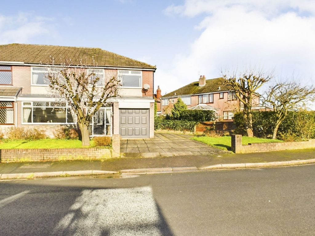 4 bed semidetached house for sale in Meads Grove, Astley, Manchester