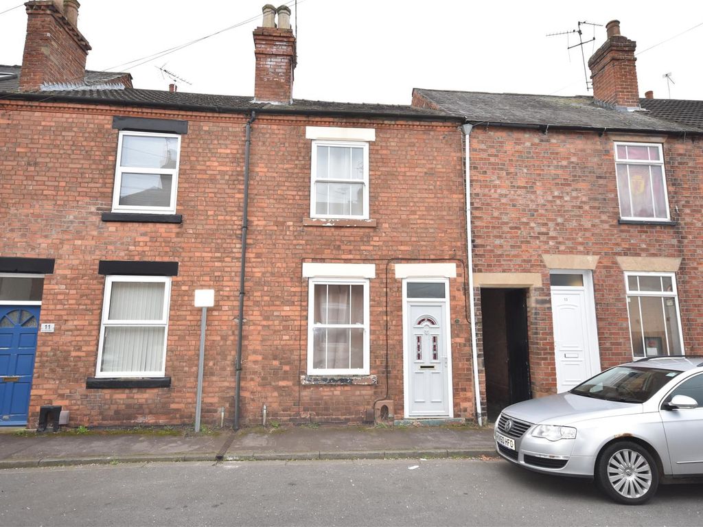 2 bed terraced house for sale in William Street, Newark NG24, £125,000