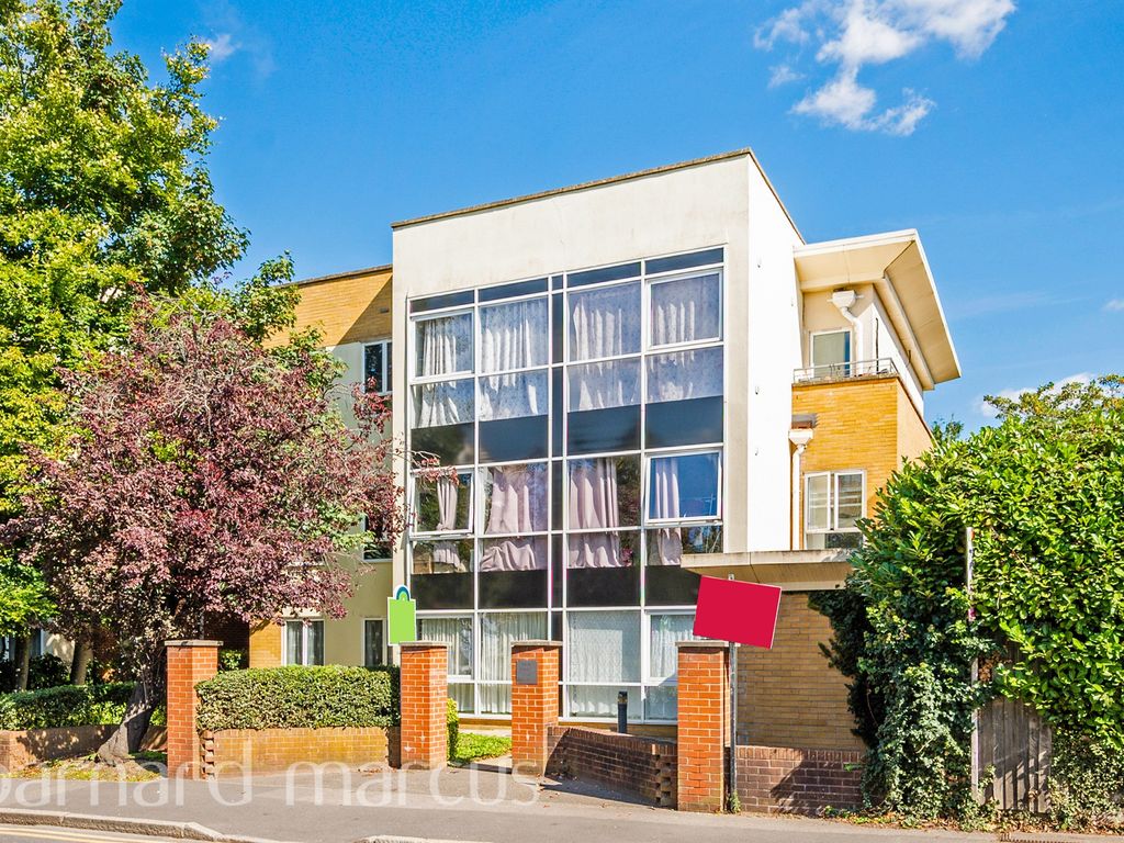 2 bed flat for sale in Woodcote Road, Wallington SM6, £240,000 Zoopla