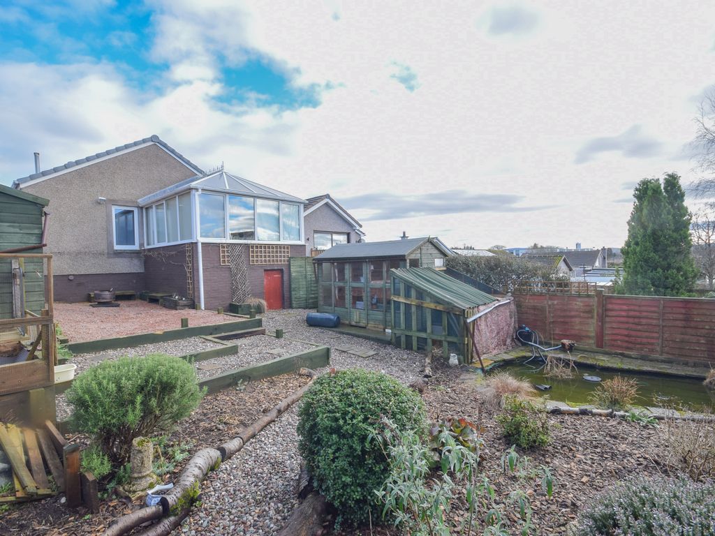 1 bed detached bungalow for sale in Kinpurnie Drive, Alyth, Blairgowrie