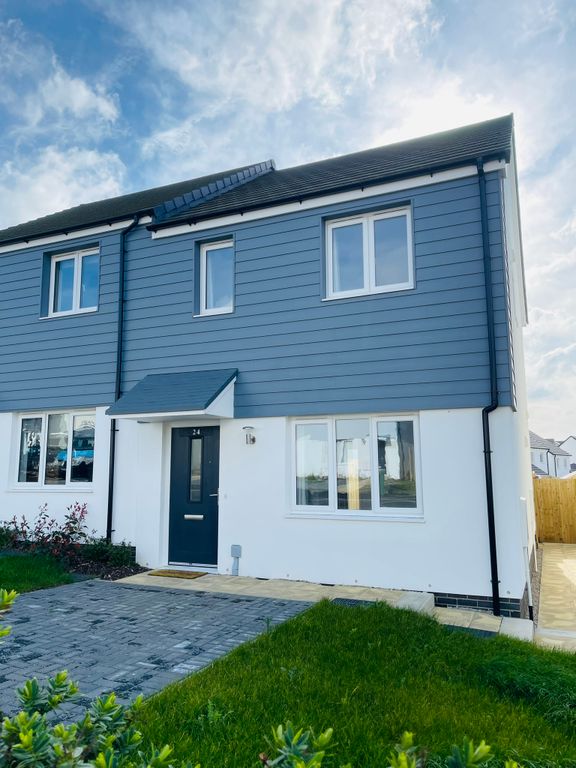 2 bed semidetached house to rent in Cricket Field Crescent, Hayle TR27