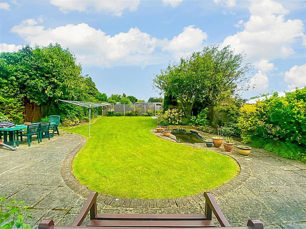 2 bed detached bungalow for sale in Denbeigh Drive, Tonbridge, Kent