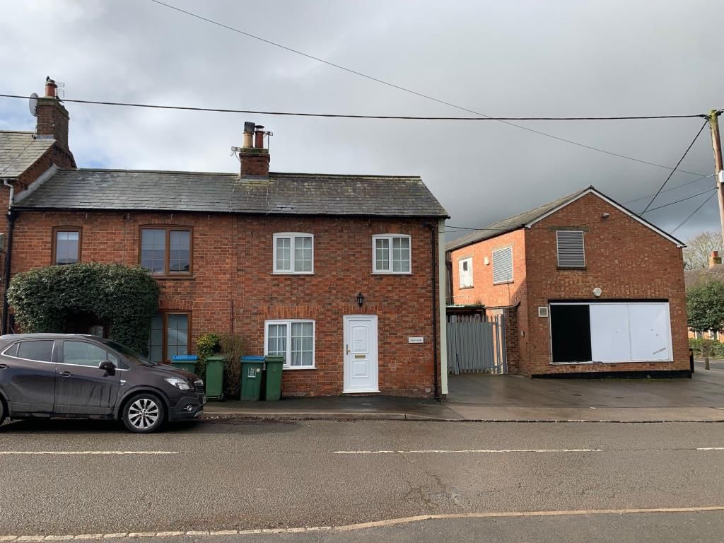 2 bed semidetached house to rent in Challoners Hill, Steeple Claydon