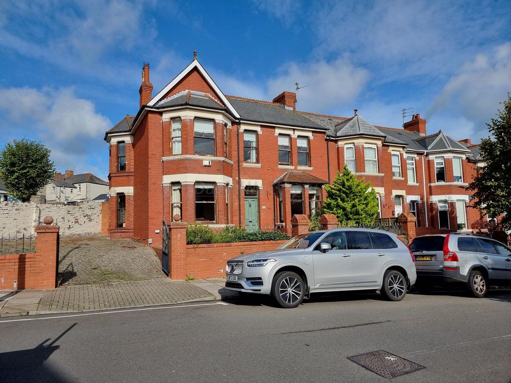 5 bed semidetached house for sale in Porthkerry Road, Barry CF62, £