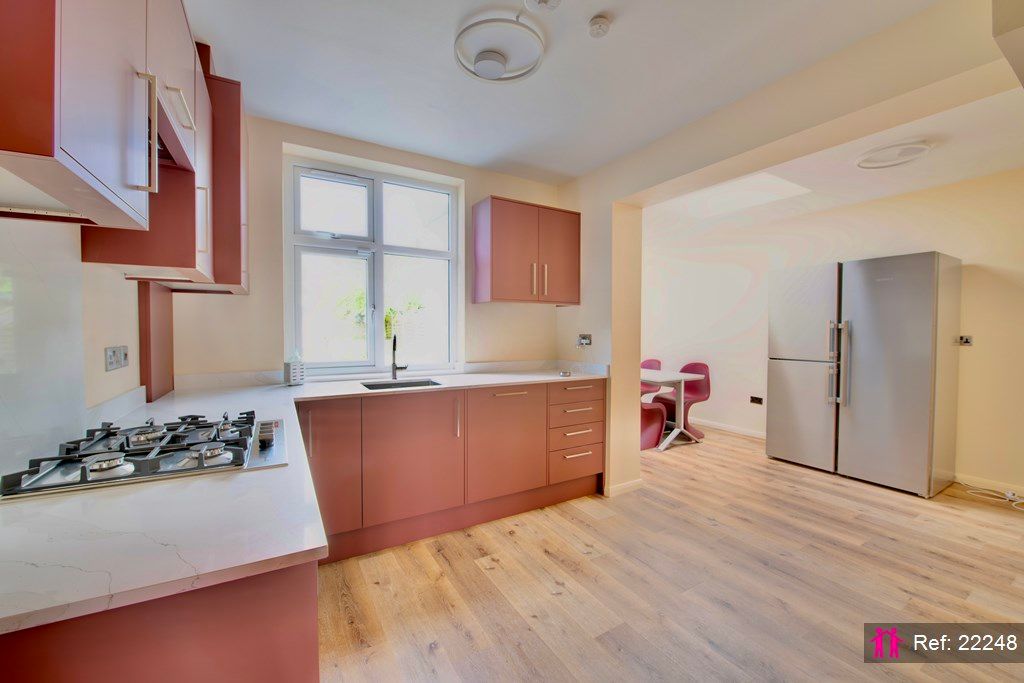 5 bed semidetached house to rent in Gladstone Park Gardens, London NW2