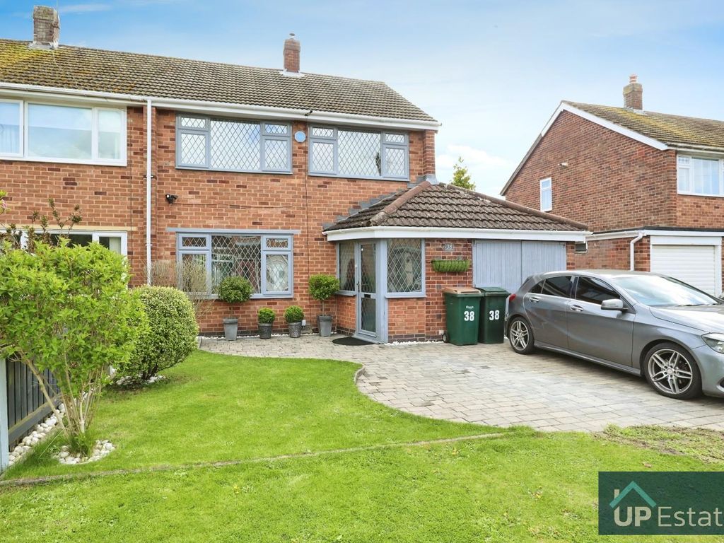 3 bed semidetached house for sale in Orion Crescent, Potters Green