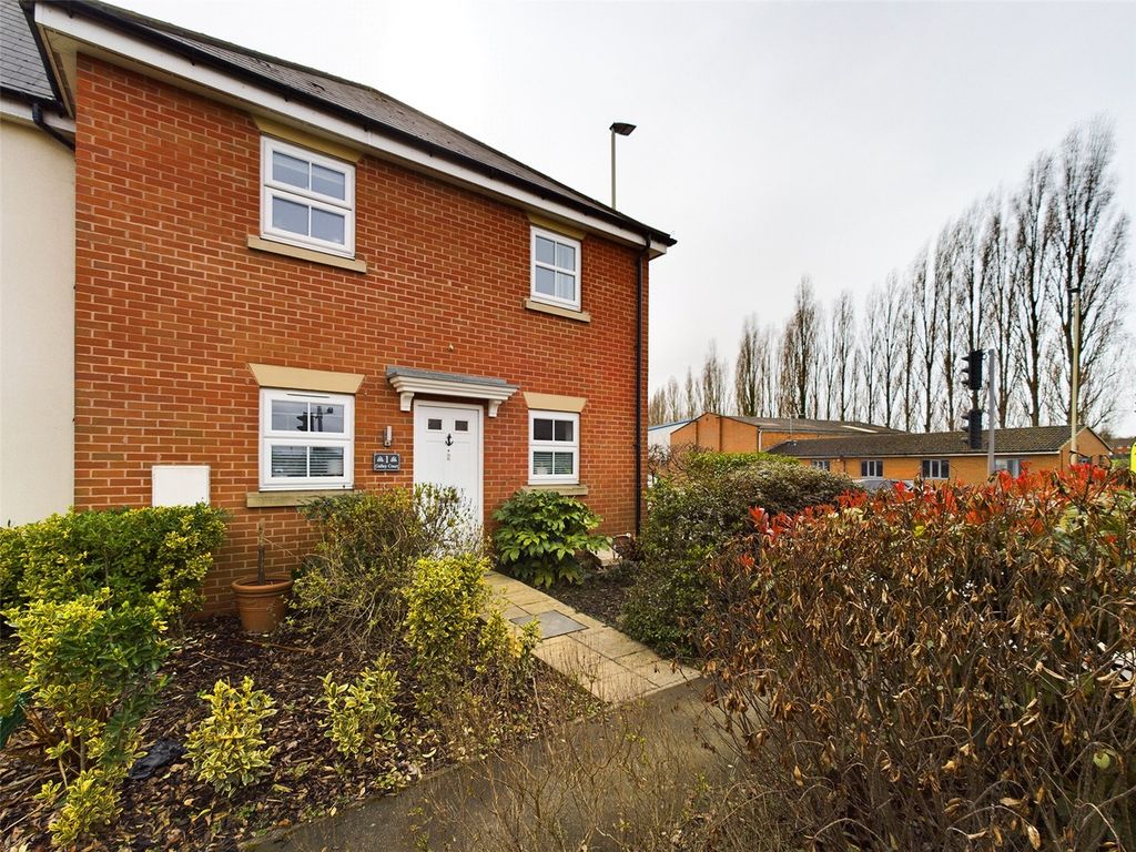 3 bed end terrace house for sale in Galley Court, Hempsted, Gloucester