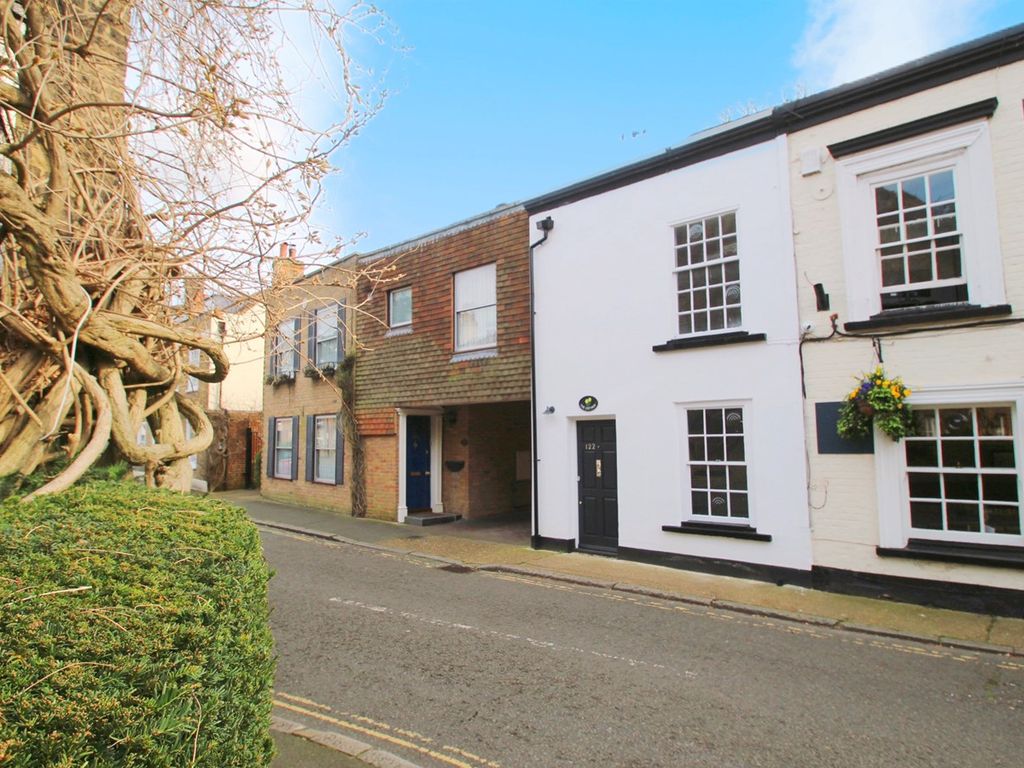 2 bed property for sale in Church Street, StainesUponThames TW18, £