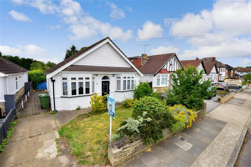 2 bed detached bungalow for sale in Haynes Road, Hornchurch, Essex RM11