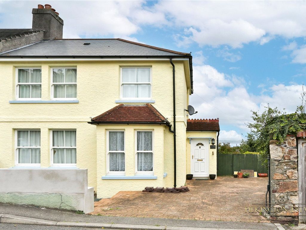 3 bed end terrace house for sale in Old Ferry Road, Saltash, Cornwall