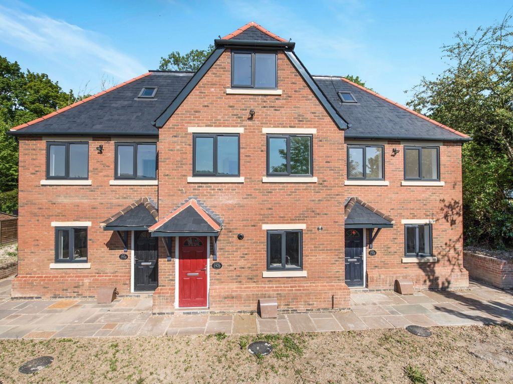 4 bed terraced house to rent in Hughenden Road, High