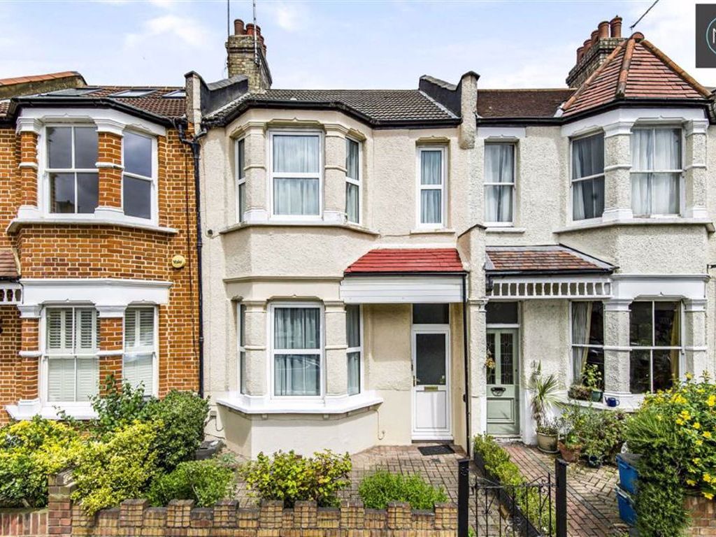 3 bed semidetached house for sale in Gordon Road, Wanstead, London E11