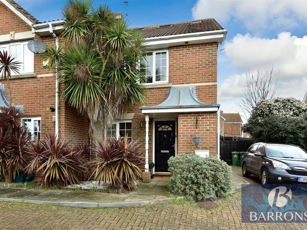 3 bed end terrace house for sale in Higgins Road, Cheshunt, Waltham