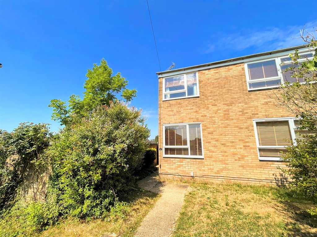 4 bed end terrace house to rent in Sutton Close, Tring HP23 Zoopla