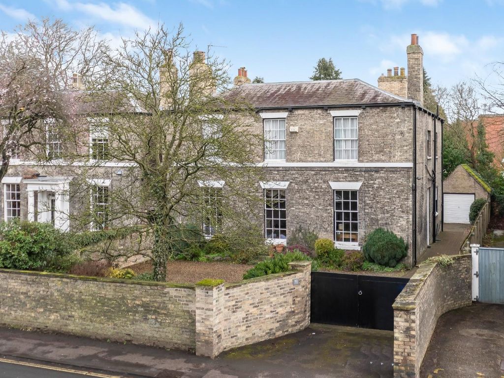 4 bed detached house for sale in Lairgate, Beverley, East Yorkshire