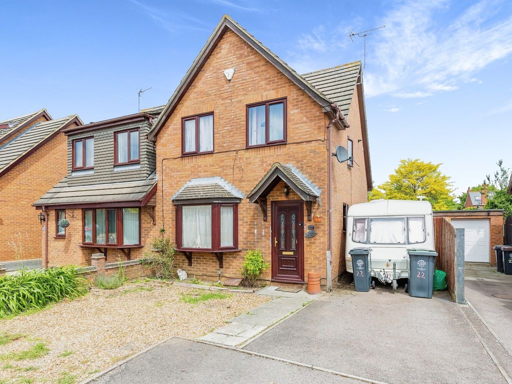 3 bed detached house for sale in Nursery Gardens, Irthlingborough