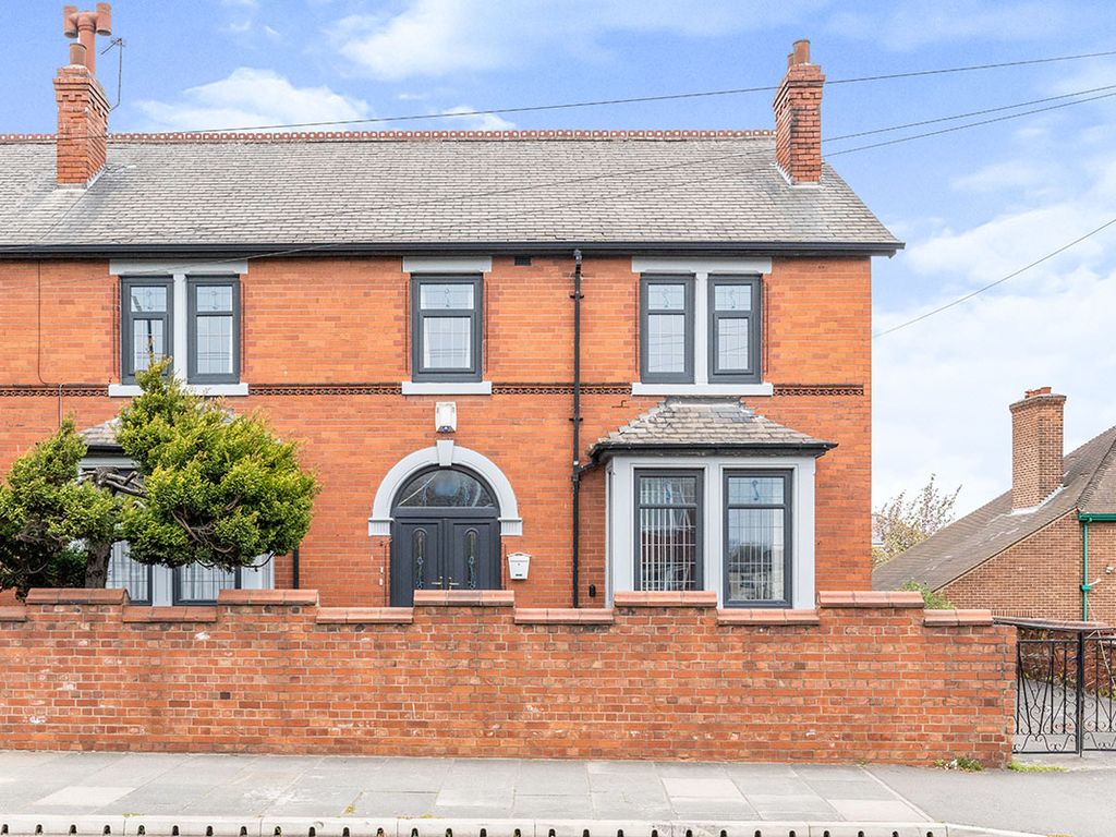 5 bed semidetached house for sale in Warmsworth Road, Balby, Doncaster