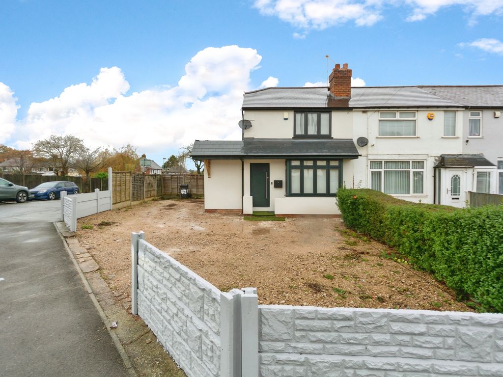 2 bed end terrace house for sale in Redditch Road, Kings Norton