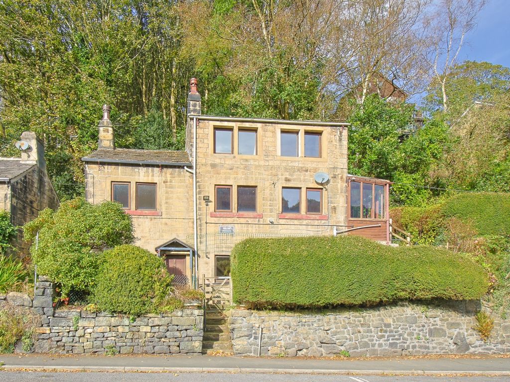 3 bed detached house for sale in Green Springs, Hebden Bridge HX7, £