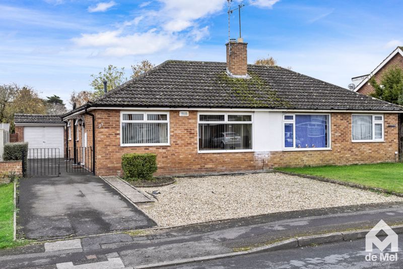 2 bed semidetached bungalow for sale in Rivelands Road, Swindon