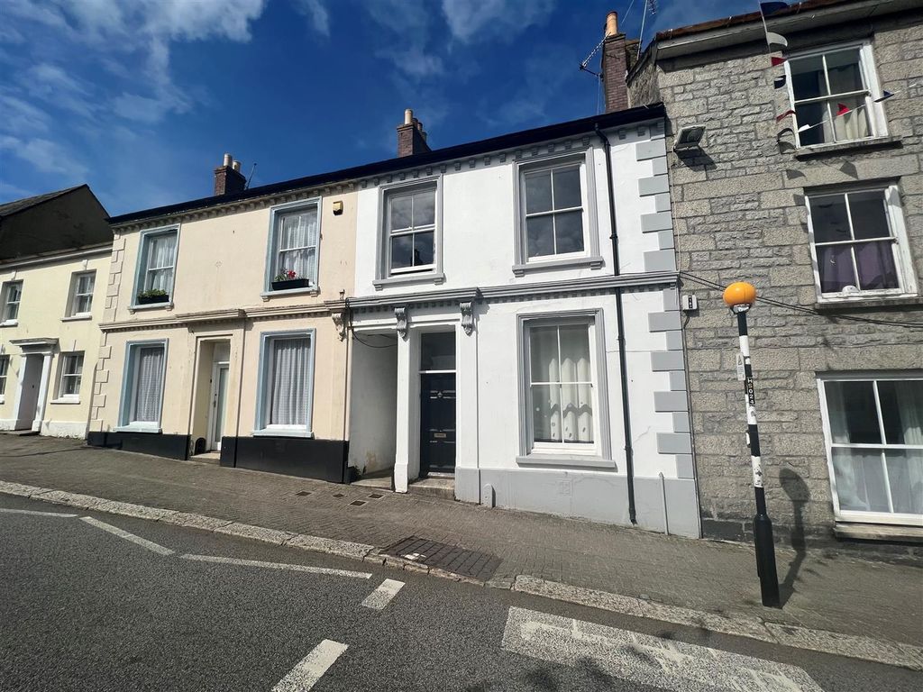 3 bed terraced house for sale in Lower Market Street, Penryn TR10 Zoopla