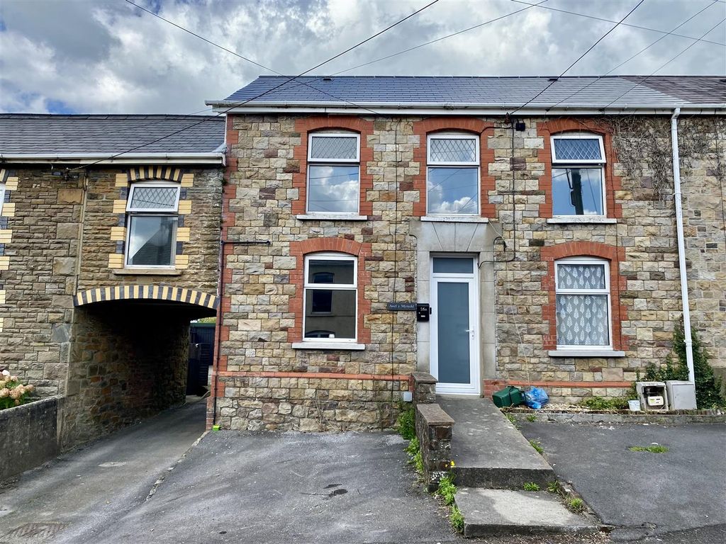 2 bed flat for sale in Wernddu Road, Ammanford SA18, £104,950 Zoopla