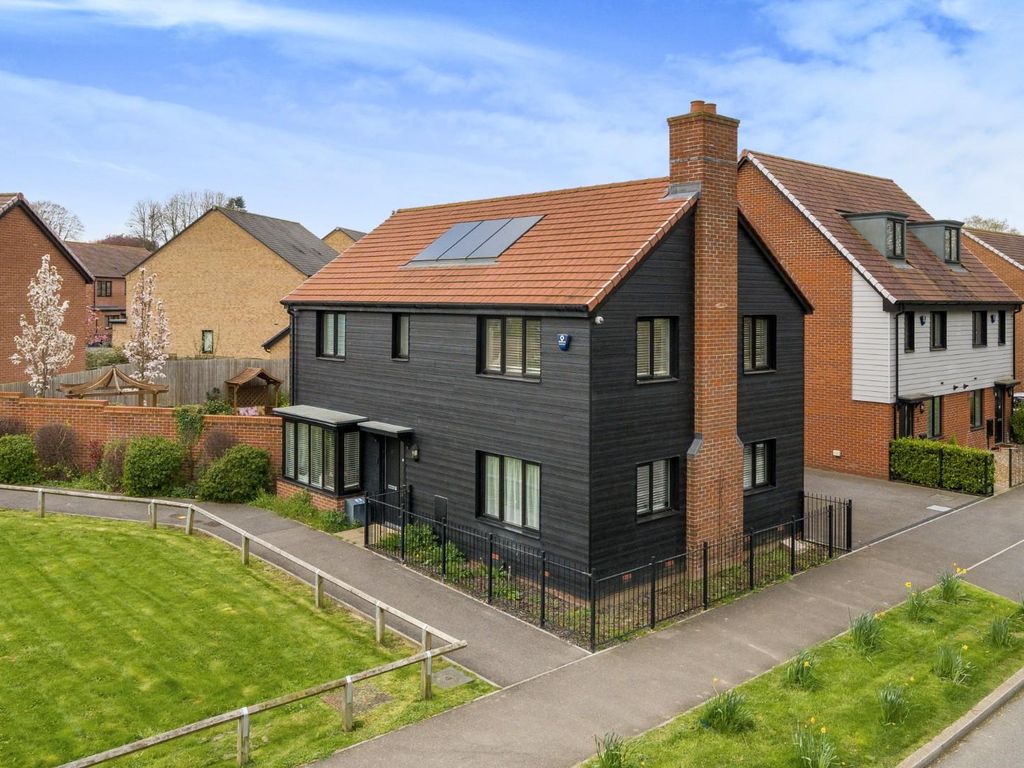 4 bed detached house for sale in Bannister Way, Leybourne, West Malling