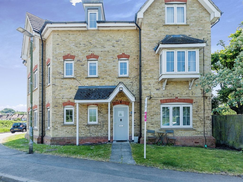 2 bed flat for sale in Rowleys Road, Hertford SG13, £265,000 Zoopla