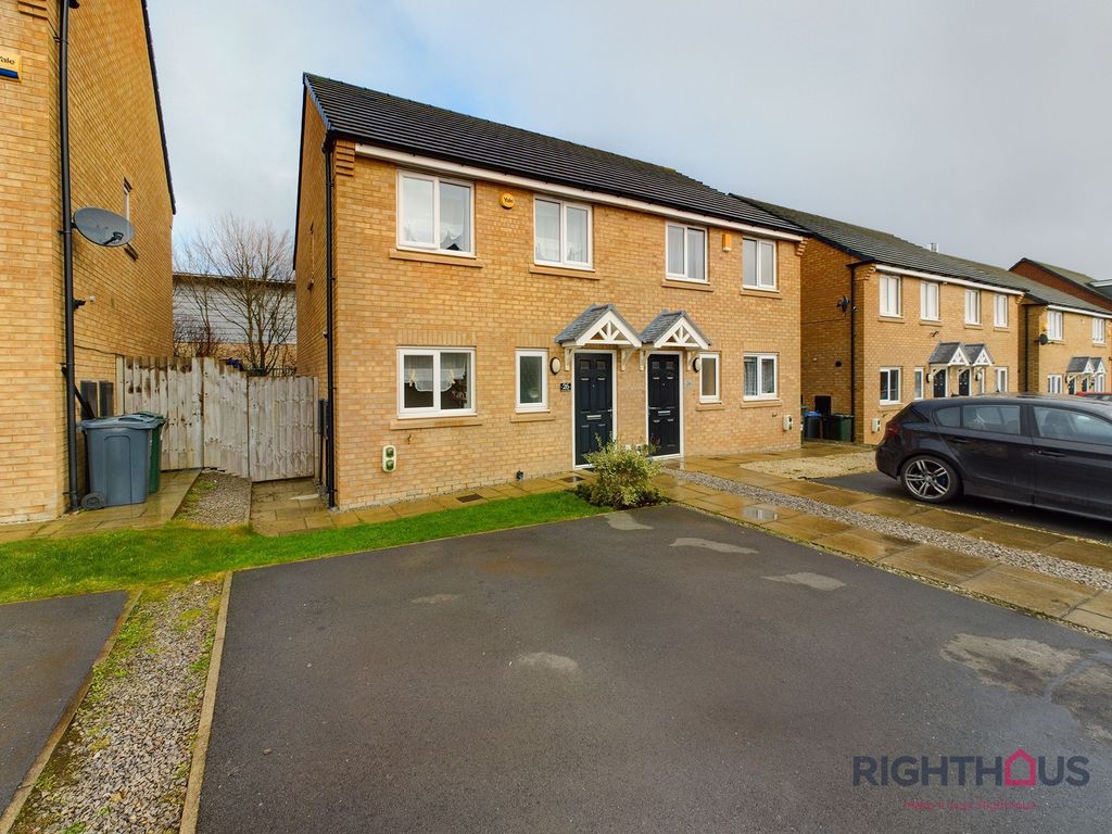 3 bed semidetached house for sale in Denham Drive, Bradford BD6 Zoopla