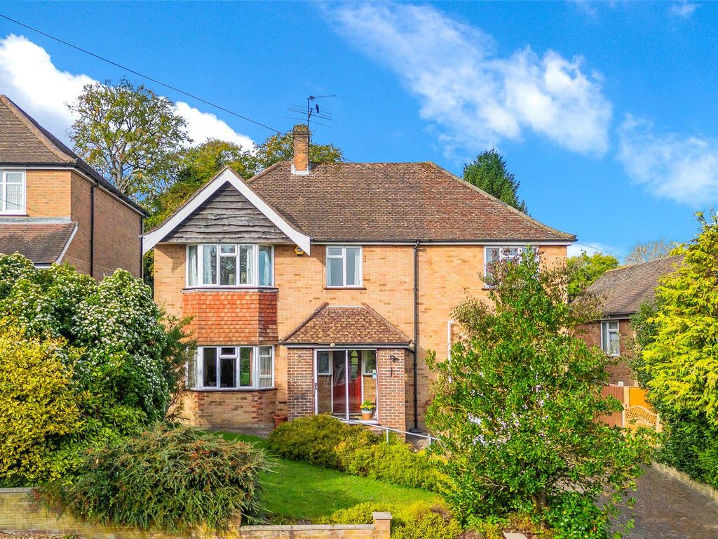 5 bed detached house for sale in Chipstead Way, Banstead SM7, £850,000