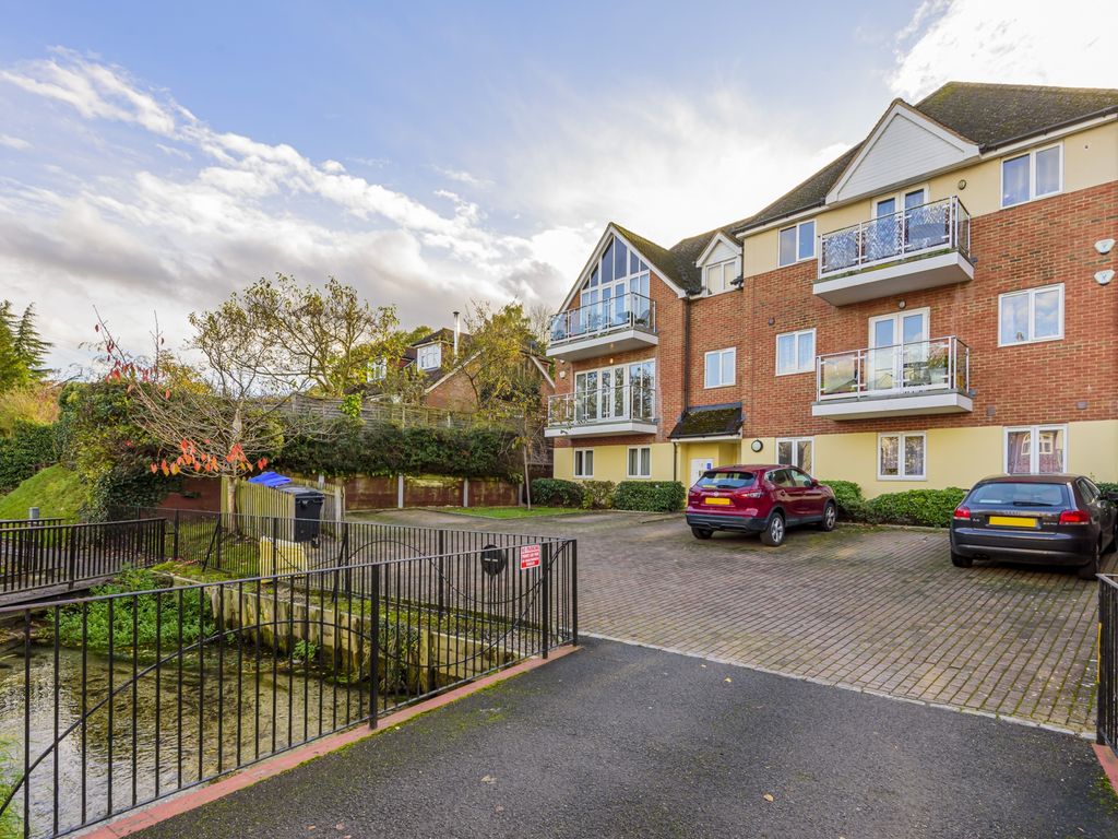 2 bed flat for sale in Bassetsbury Lane, High HP11 Zoopla