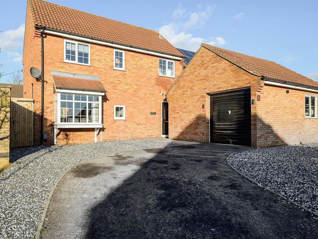 3 bed detached house for sale in Muntjac Close, Eaton Socon, St. Neots