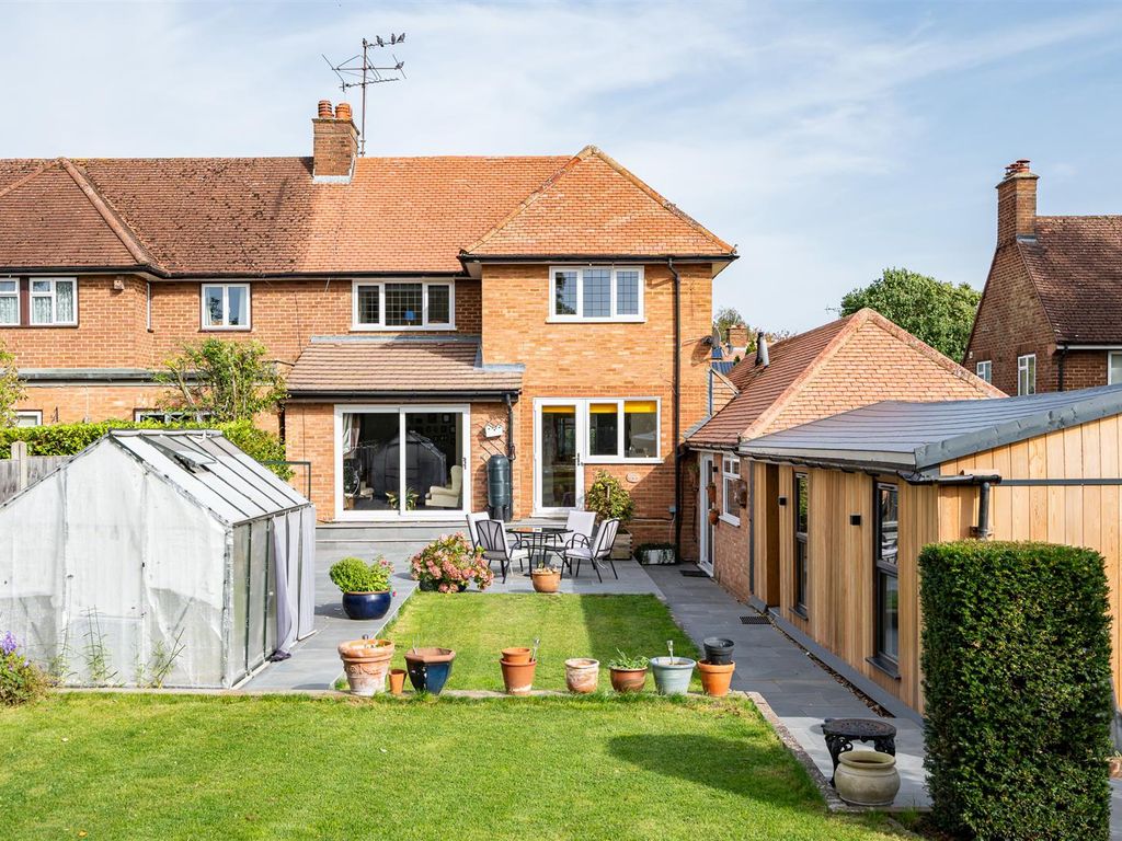 4 bed semidetached house for sale in Canonsfield, Welwyn AL6, £850,000