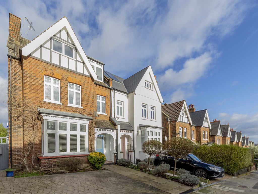 Onslow Gardens, London N10