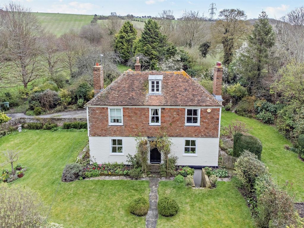 5 bed detached house for sale in Pilgrims Way, Hollingbourne, Maidstone ME17, £900,000 Zoopla