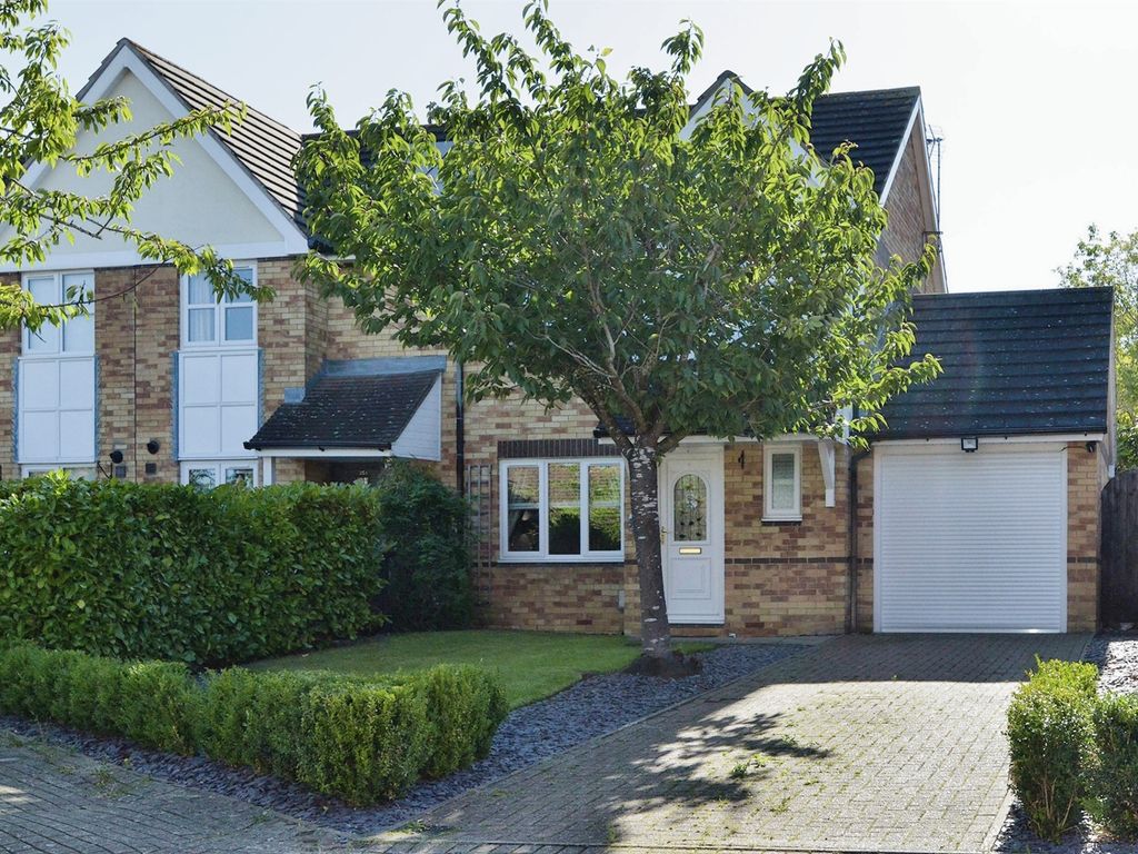 3 bed end terrace house for sale in Rosemullion Avenue, Tattenhoe