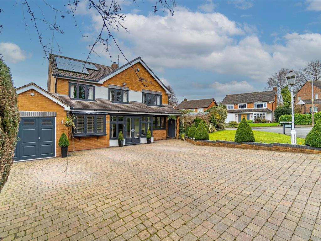 4 bed detached house for sale in Wollescote Road, Pedmore, Stourbridge DY9, £600,000 Zoopla